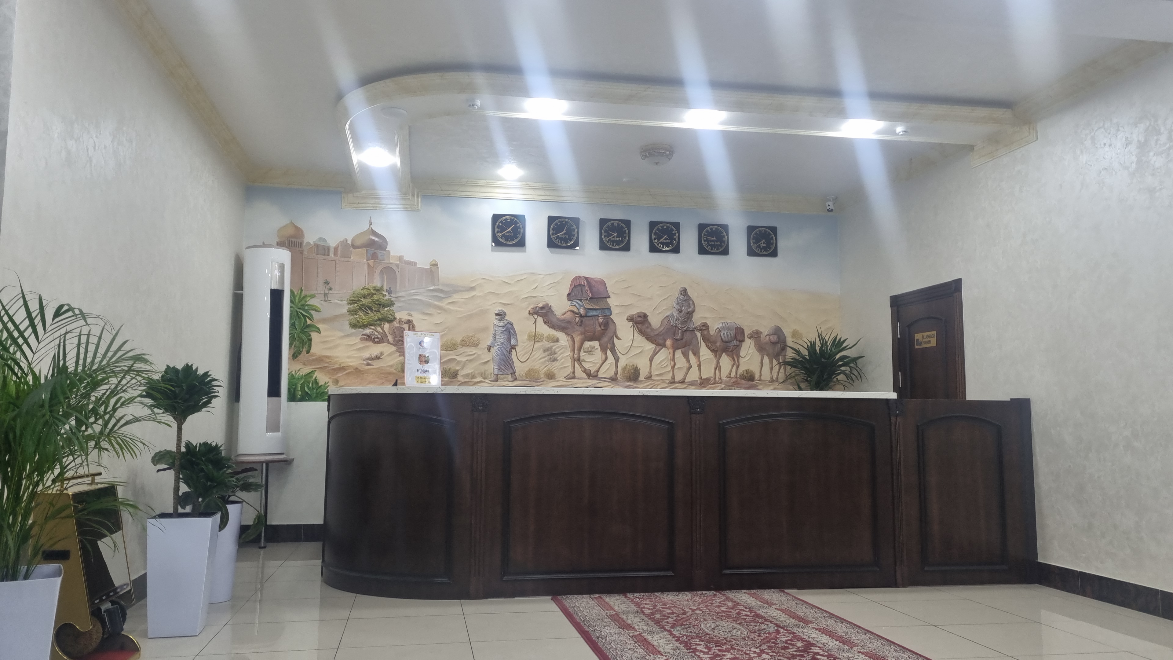 Фото Khan Palace Hotel