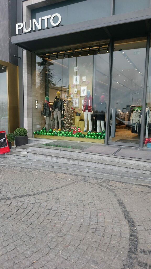 Kürk ve deri giyim mağazaları Кожаные и меховые магазины и фабрики в Стамбуле - Zeytinburnu, Zeytinburnu, foto