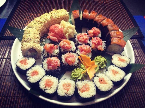 Больше не работает: Суши Wok, доставка еды и обедов, Свердловская ...