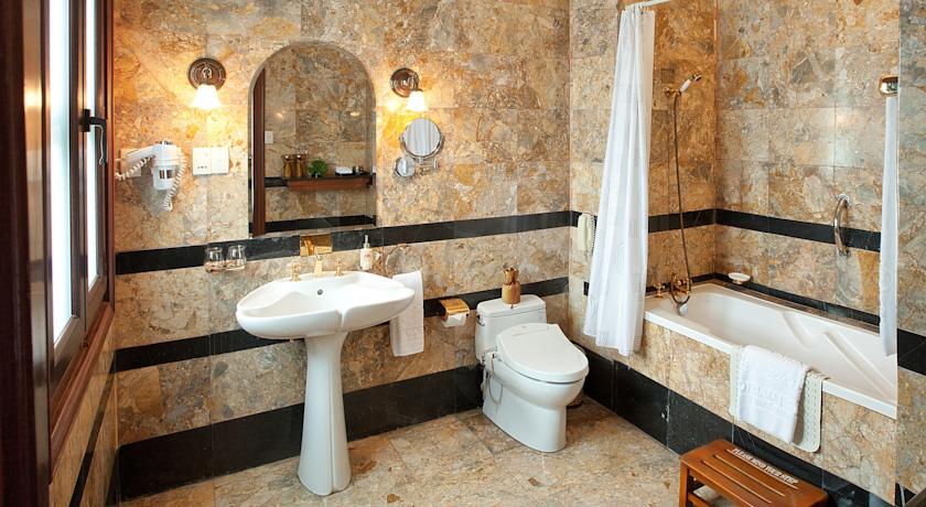 Фото Hotel Majestic Saigon