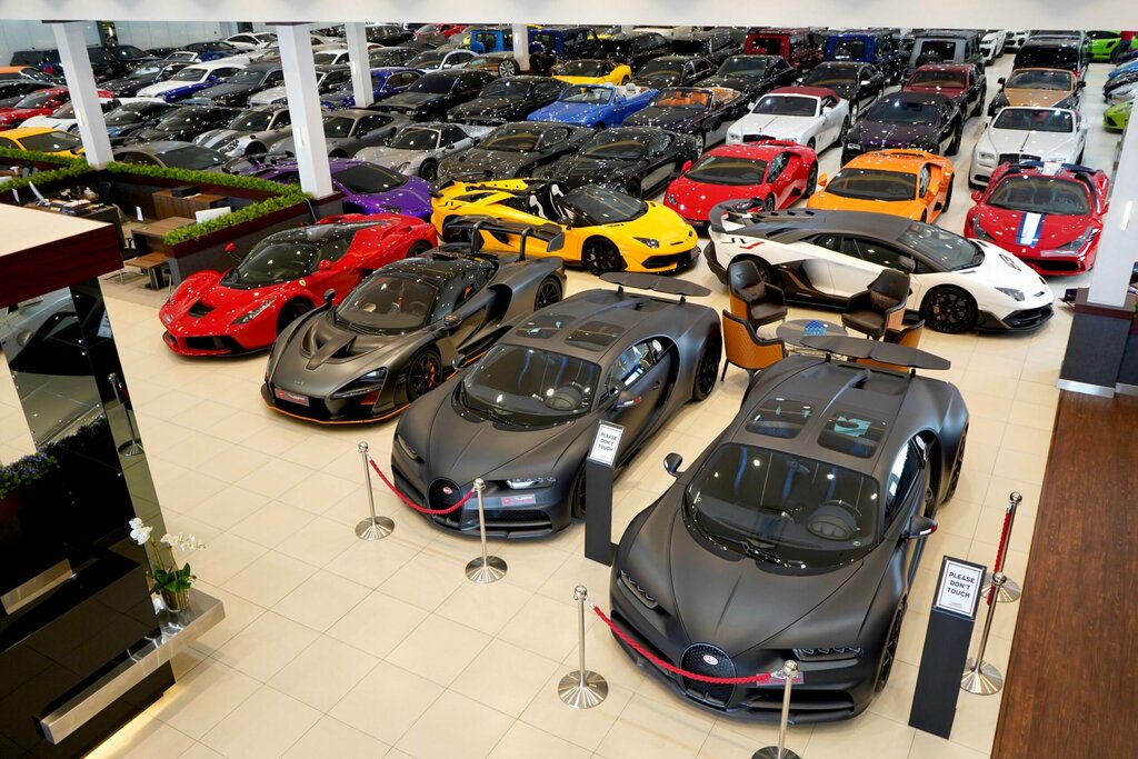 Car dealership VIP Motors, Dubai, photo