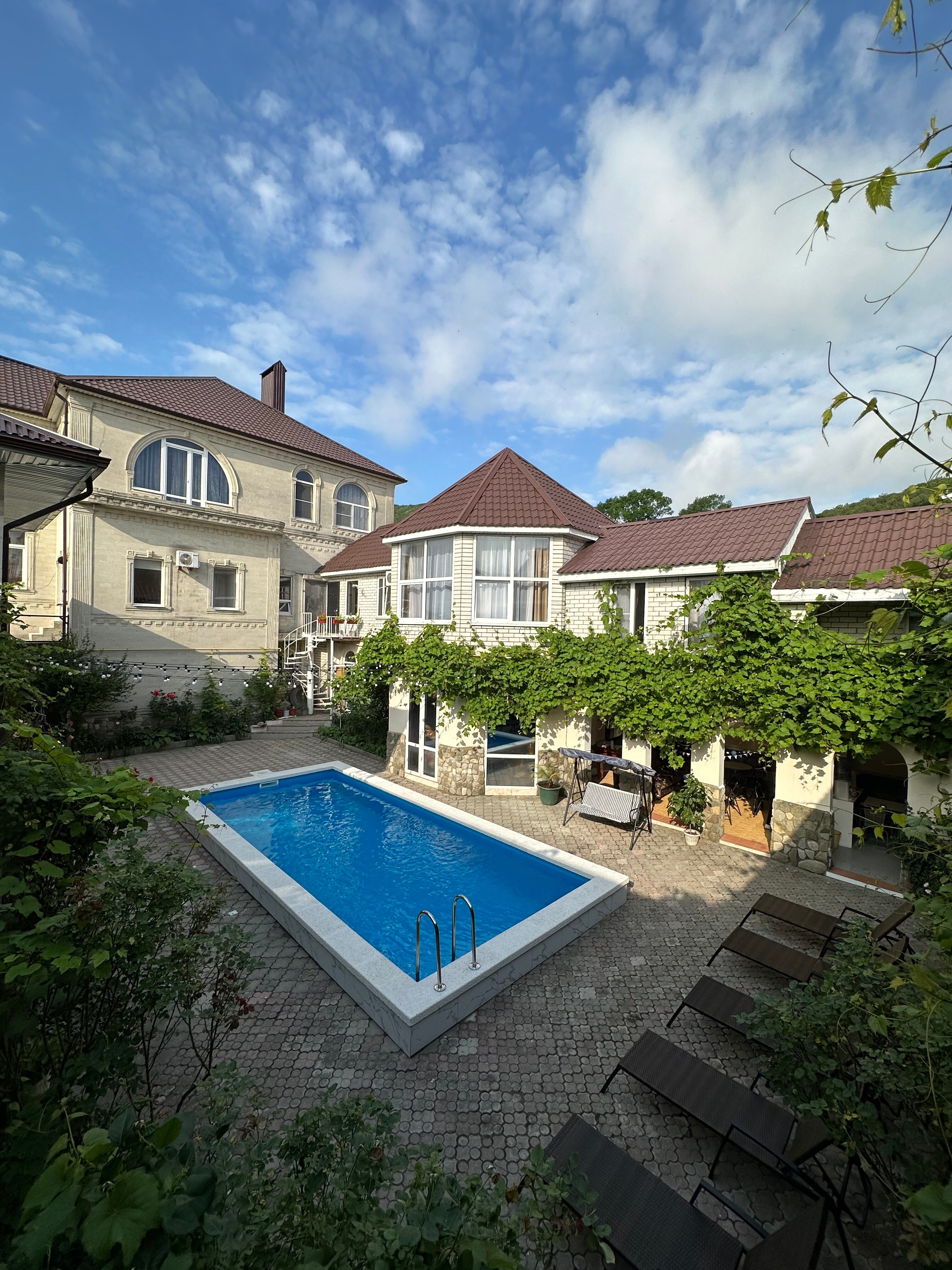 Фото Come Inn на Кленовой