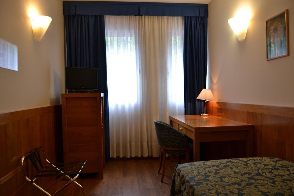 Фото Hotel Due Torri Tempesta Di Casarin Venerio & C. SAS