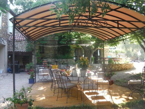 Гостиница Le Mas de l'Evajade в Карпантре