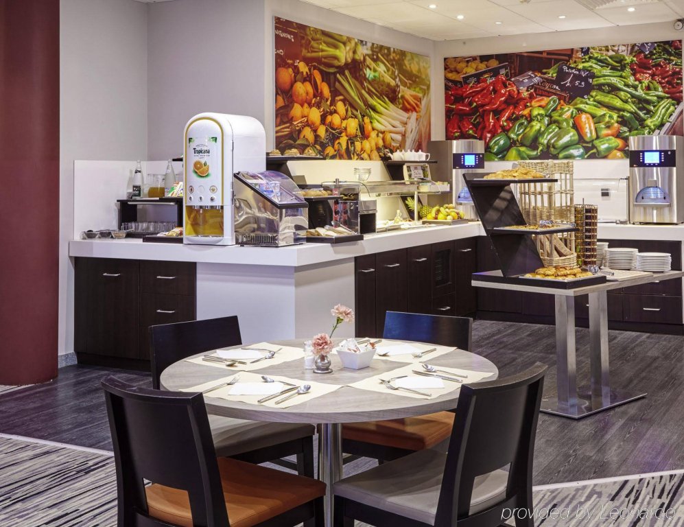 Фото Holiday Inn Toulon City Centre