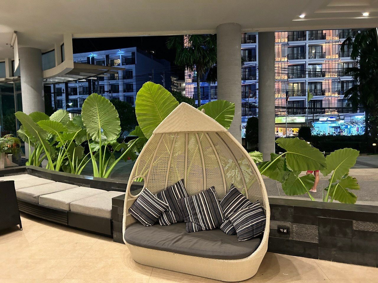 Фото Deevana Plaza Phuket Patong