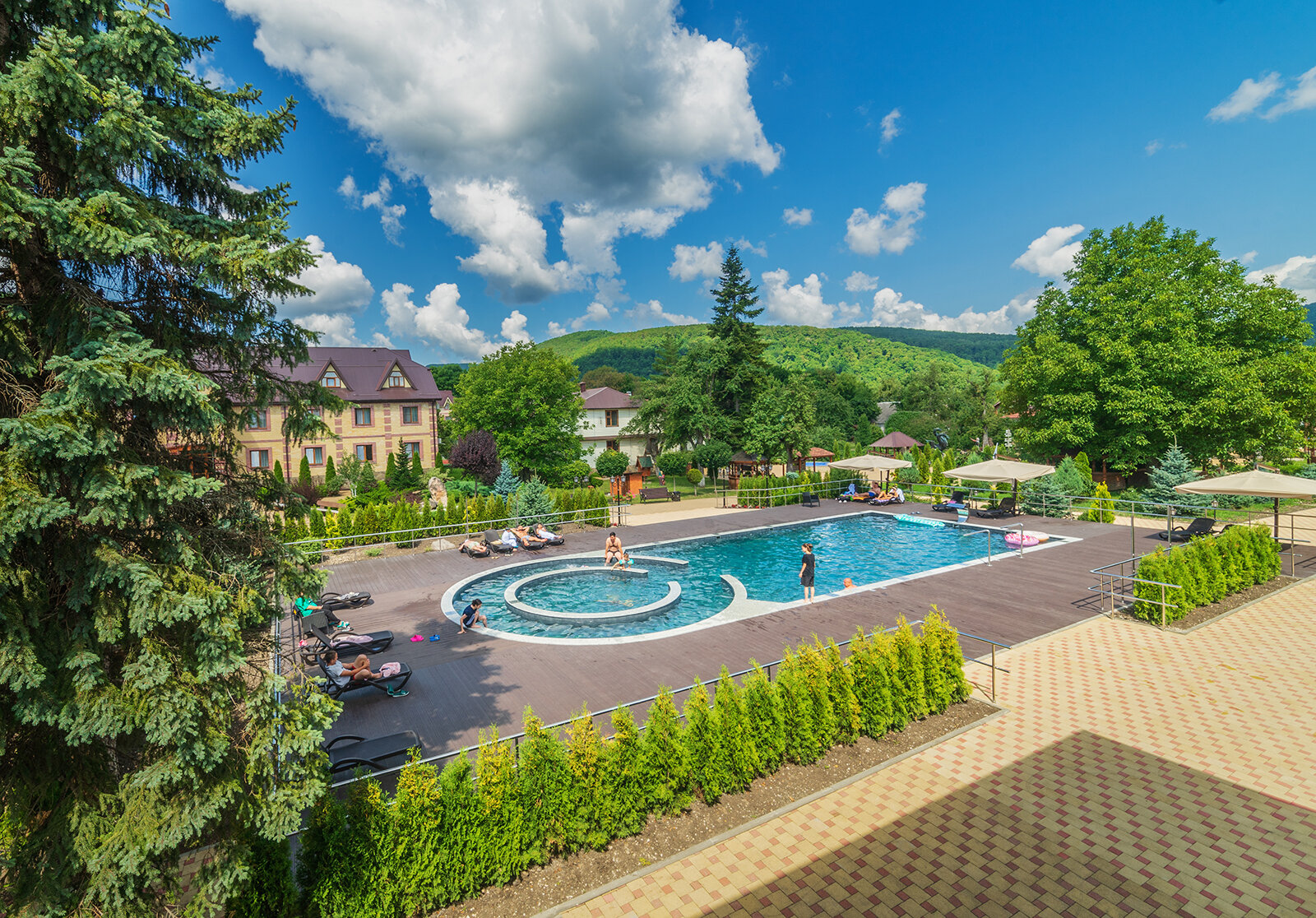 Фото отеля 1