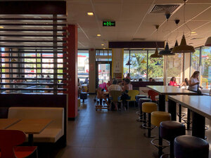 McDonald's (Samegrelo-Zemo Svaneti, Zugdidi, kikalishvili Street) ، مطعم