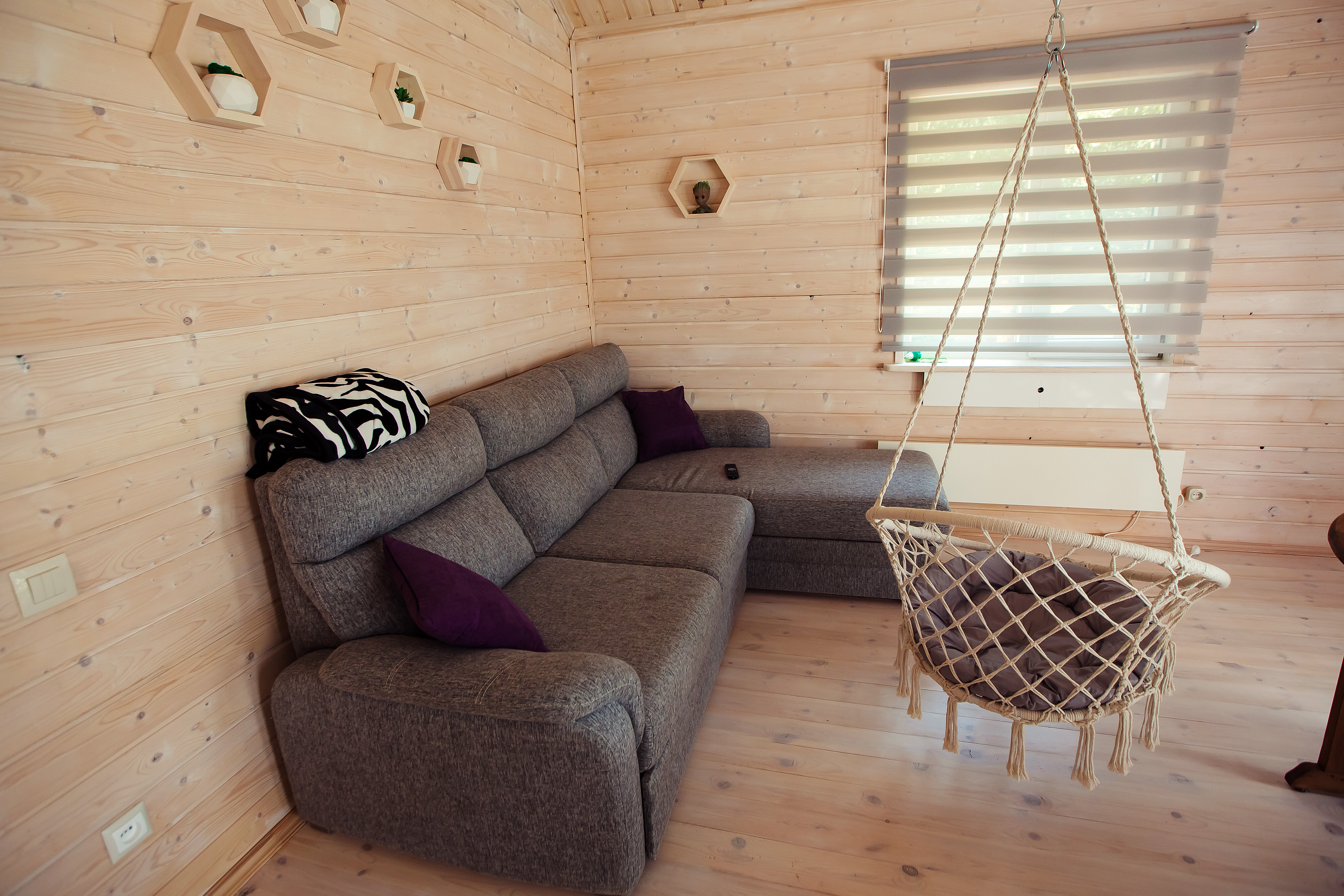 Фото Домик у ёлки