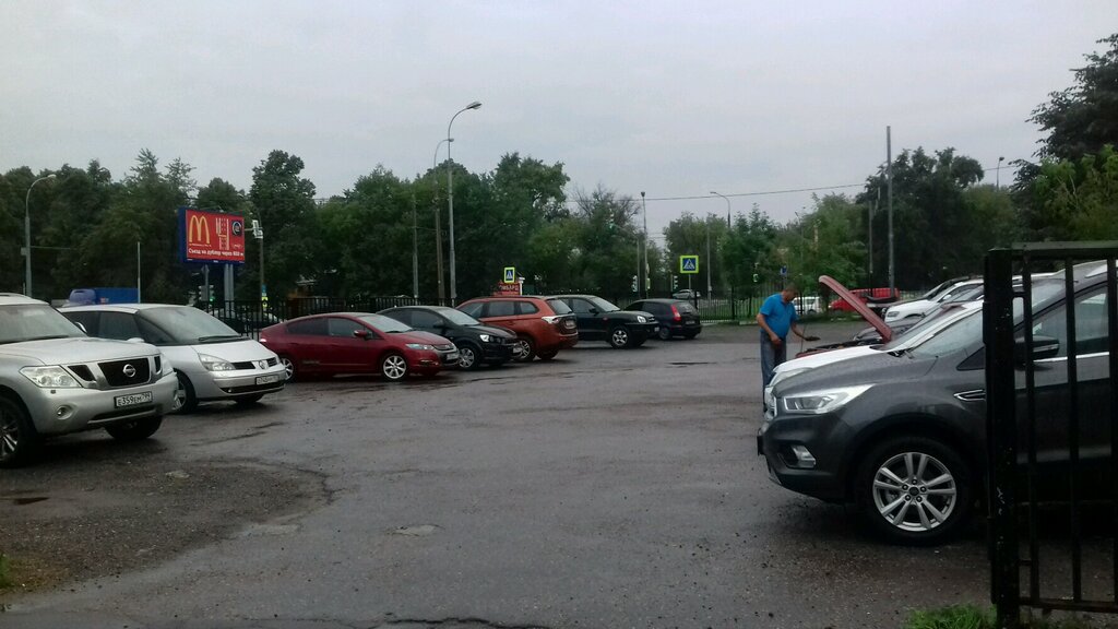 موقف السيارات Parking lot ، موسكو، صورة