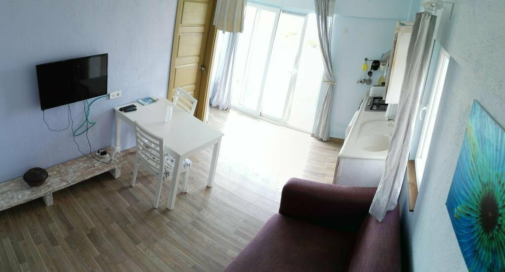 Beyaz Ev Pansiyon Karaburun, turistik konaklama, pansiyonlar, Saip