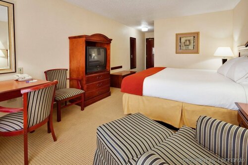 Гостиница La Quinta Inn & Suites by Wyndham Norwich-Plainfield-Casino