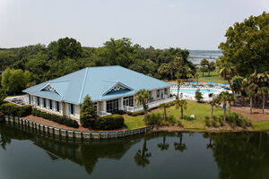 Bluewater Resort & Marina by Spinnaker Resorts