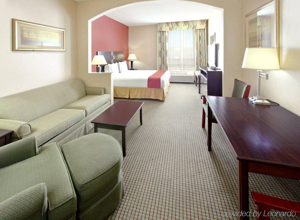 Фото Holiday Inn Express & Suites Harrison