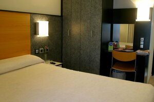 City House Las Lomas Hotel (Comunidad Autónoma de Asturias, Asturias, Oviedo, Calle Tenderina Baja), hotel