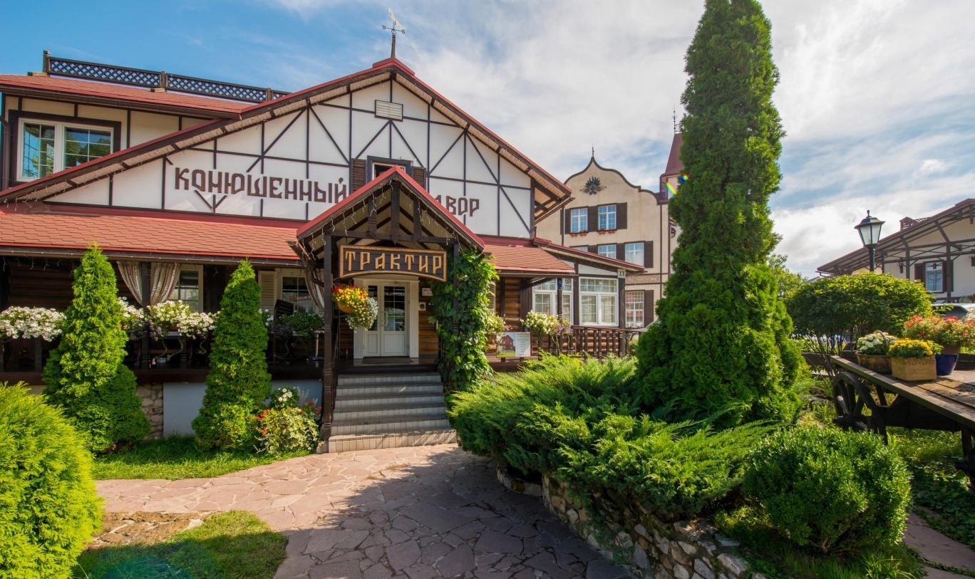 Фото Конюшенный двор