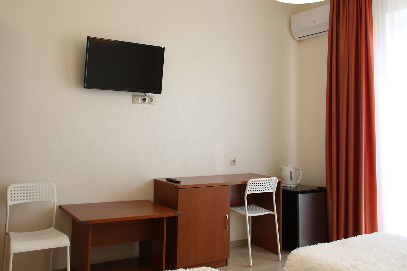 Фото Август