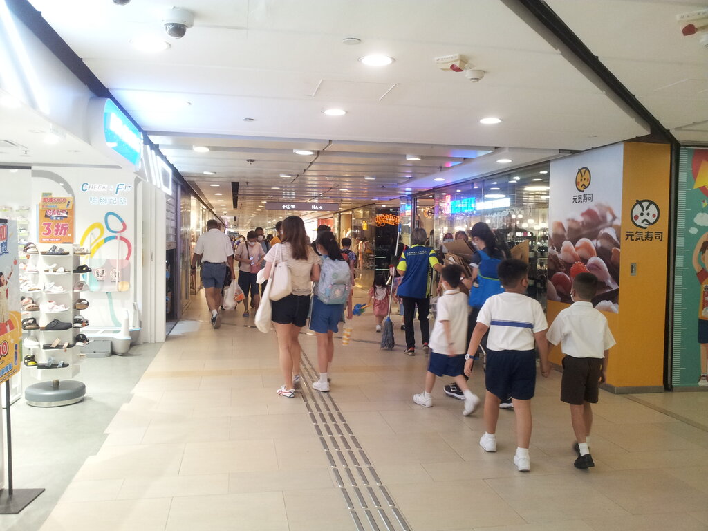 Shopping mall Tin Yiu Plaza, Yuen Long, photo