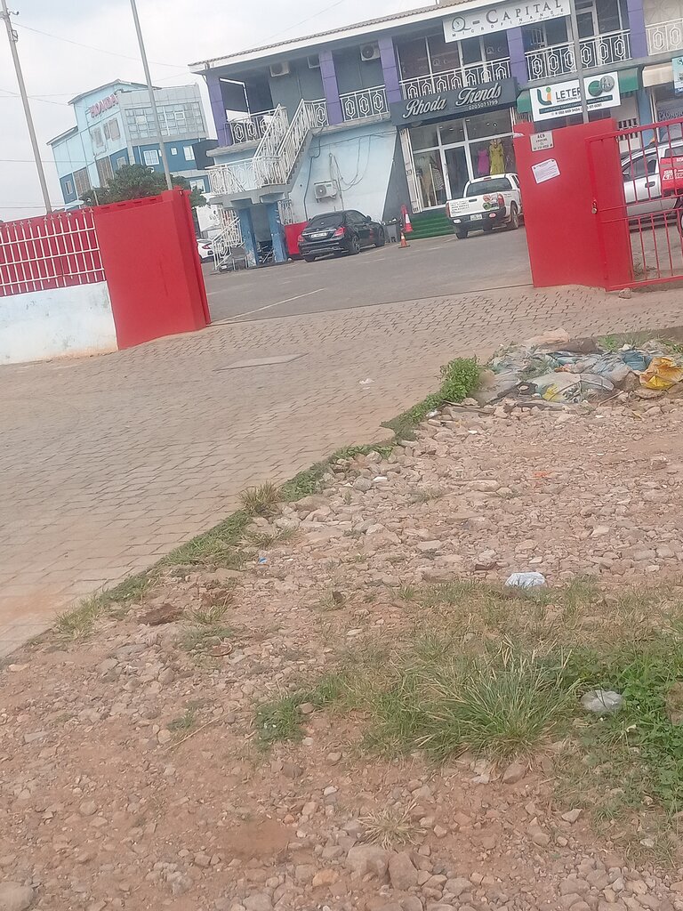 Clothing store Rhoda Trends, Accra, photo