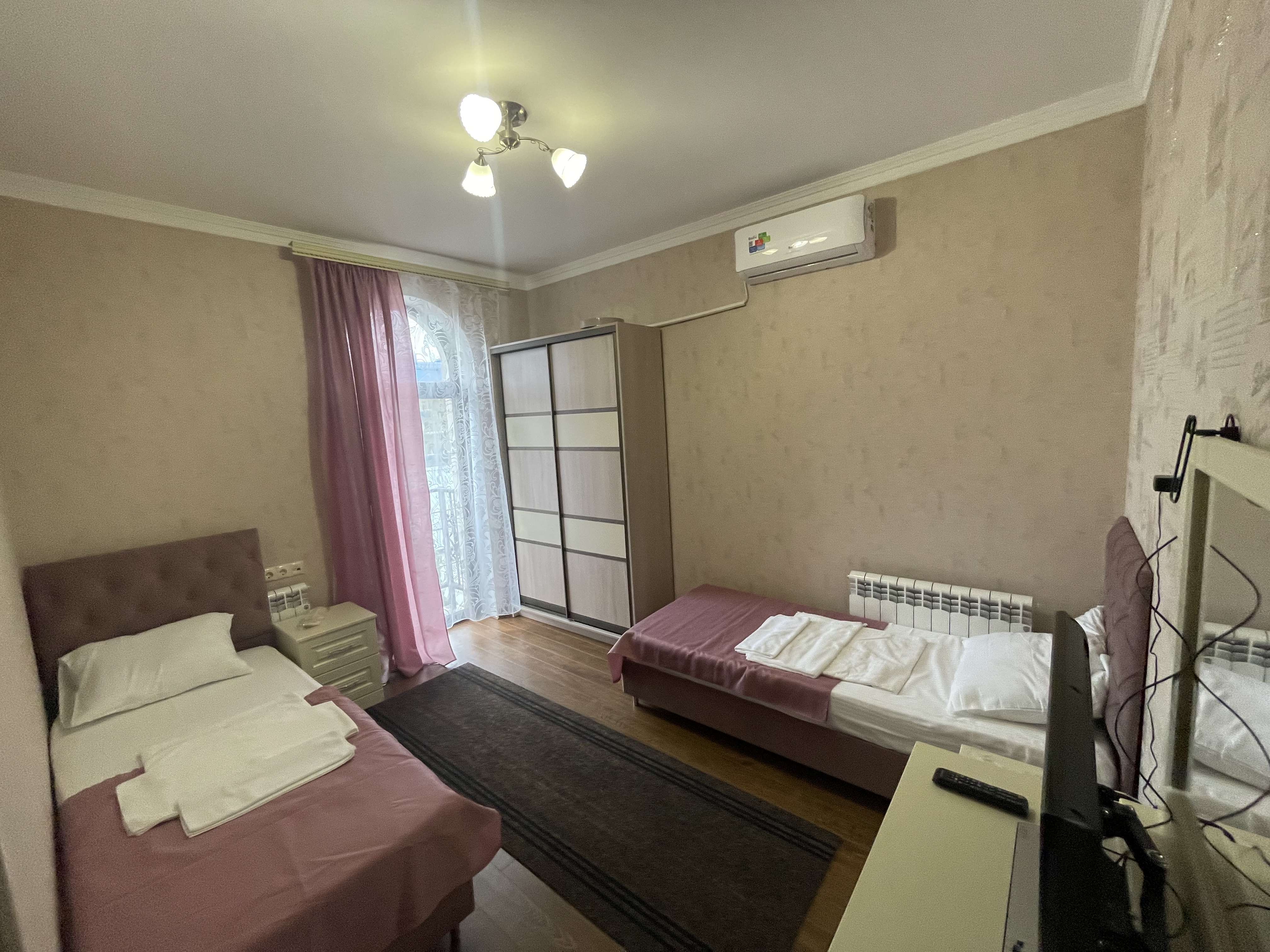 Фото Роза Кавказа