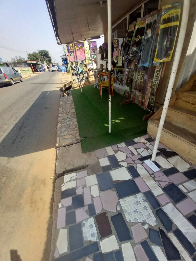 Clothing store Kreation 4 Occasions, Accra, photo