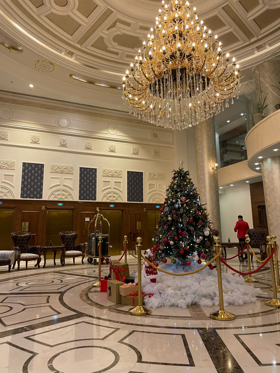 Фото Wisteria Grand Hotel