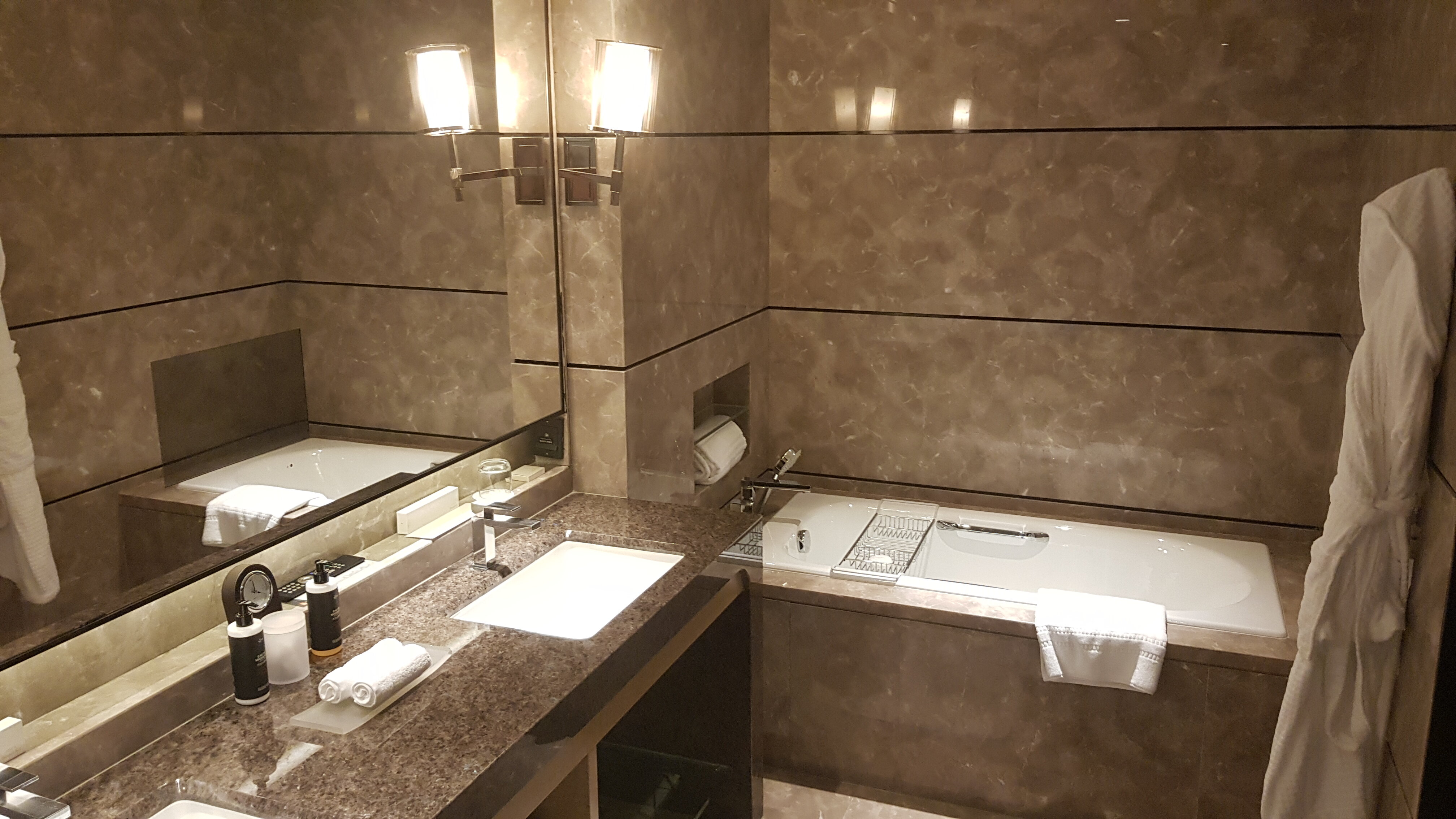 Фото Four Seasons Hotel Shenzhen