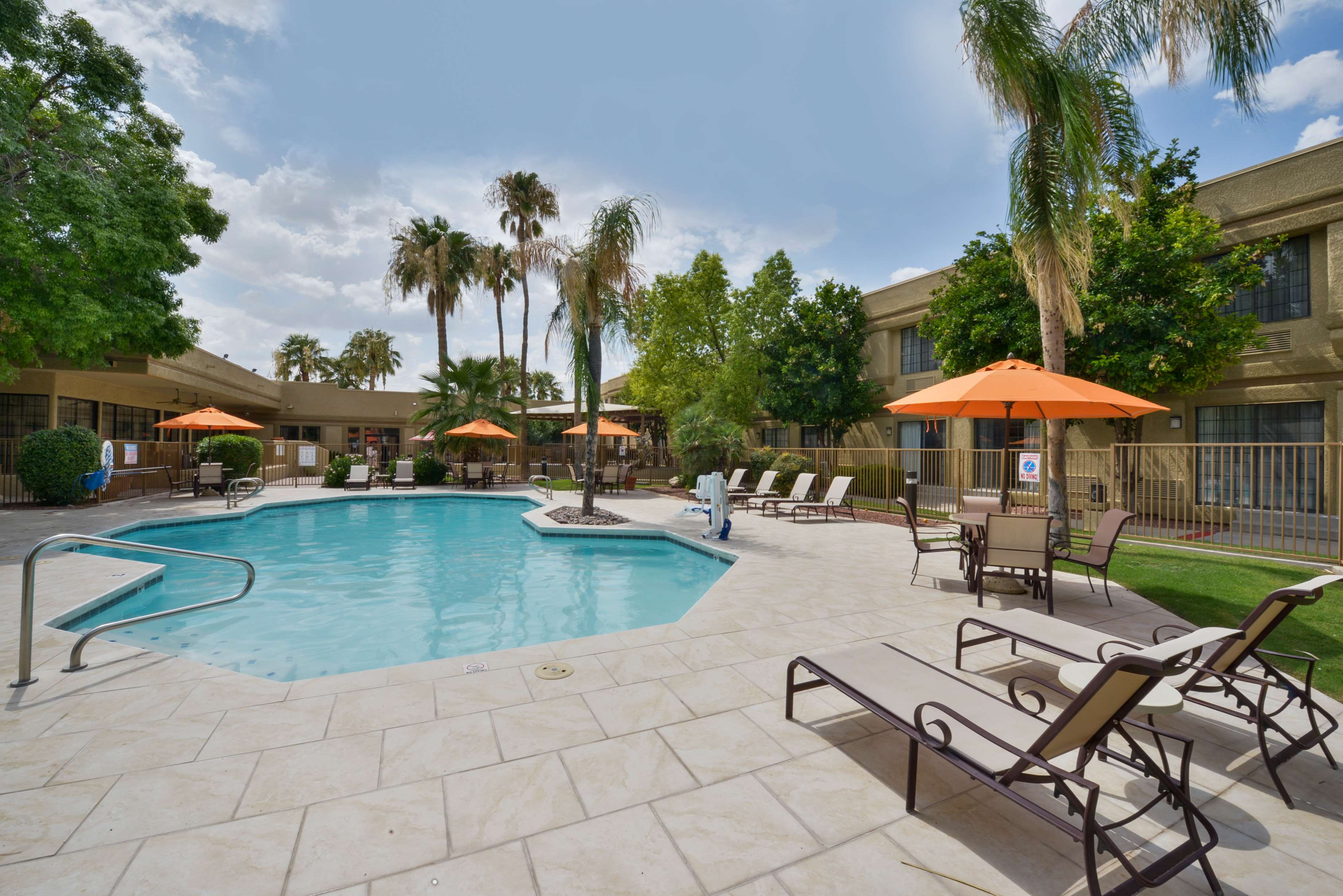 Фото Best Western Tucson Int'l Airport Hotel & Suites