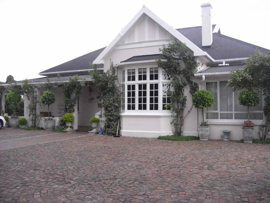 Hotel Acorn Guest House, George, photo