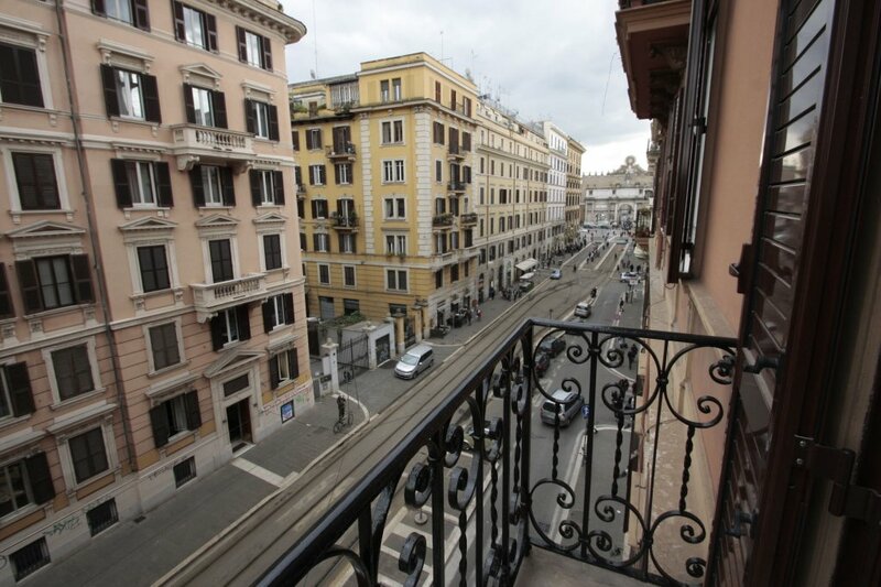 Гостиница Luna Su Villa Borghese - Luxury Rooms в Риме
