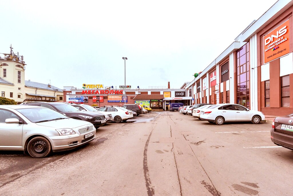 Shopping mall Megapolis, Gatchina, photo