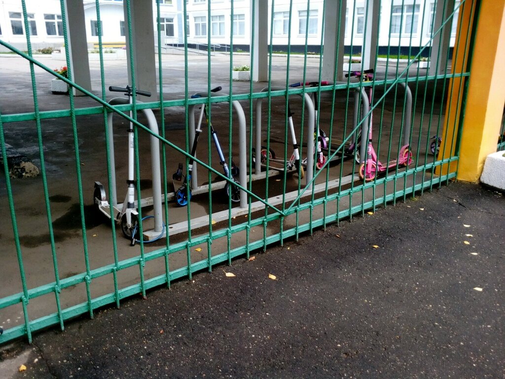 Bicycle parking Velosipednaya parkovka № 37100 Tsentr obrazovaniya № 953, Moscow, photo