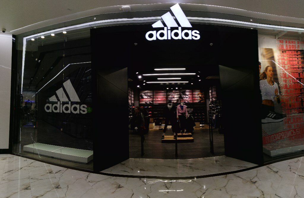 Спорттық киім және аяқ киім Adidas, Мәскеу, фото