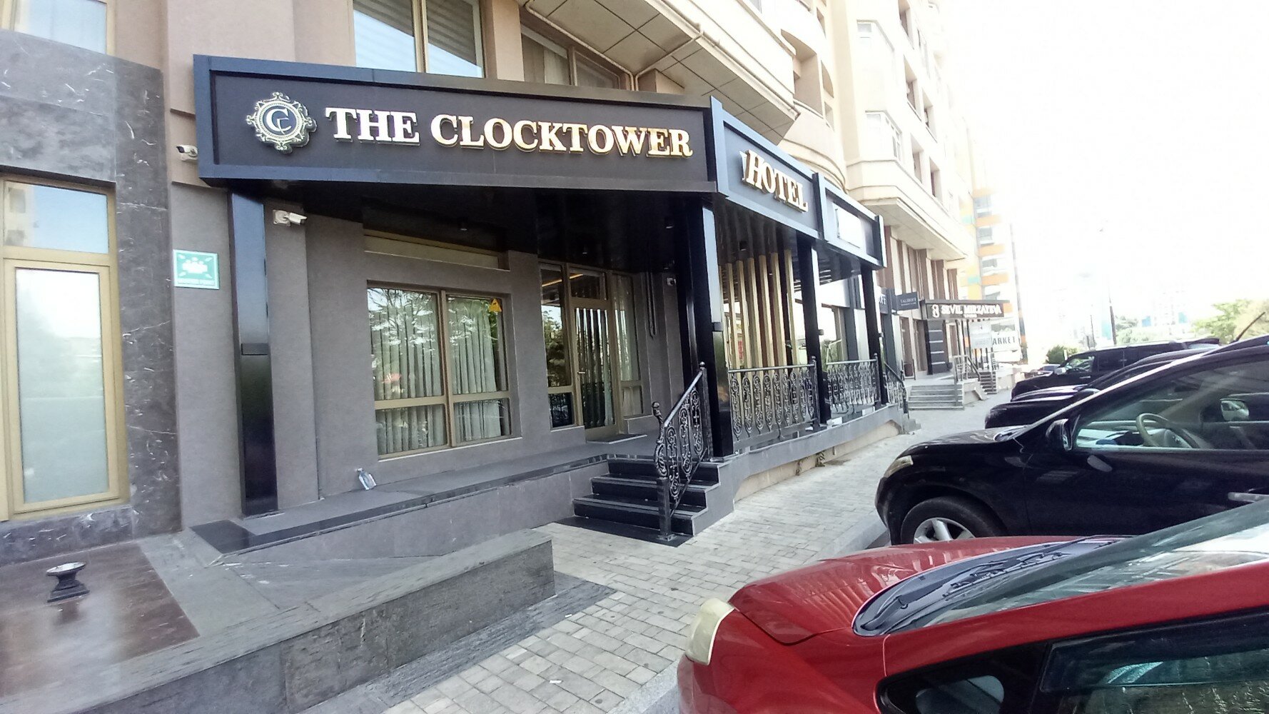 Фото The Clocktower Hotel
