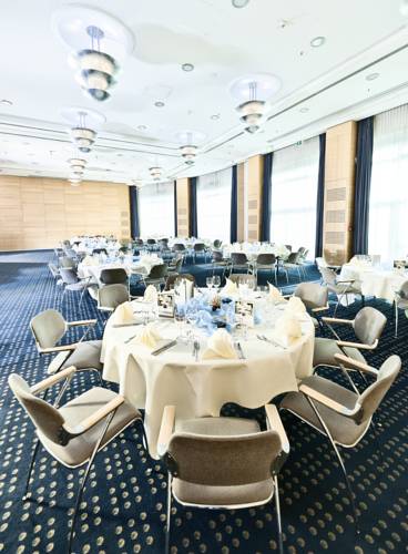 Фото Hotel Dorint An der Messe Koln