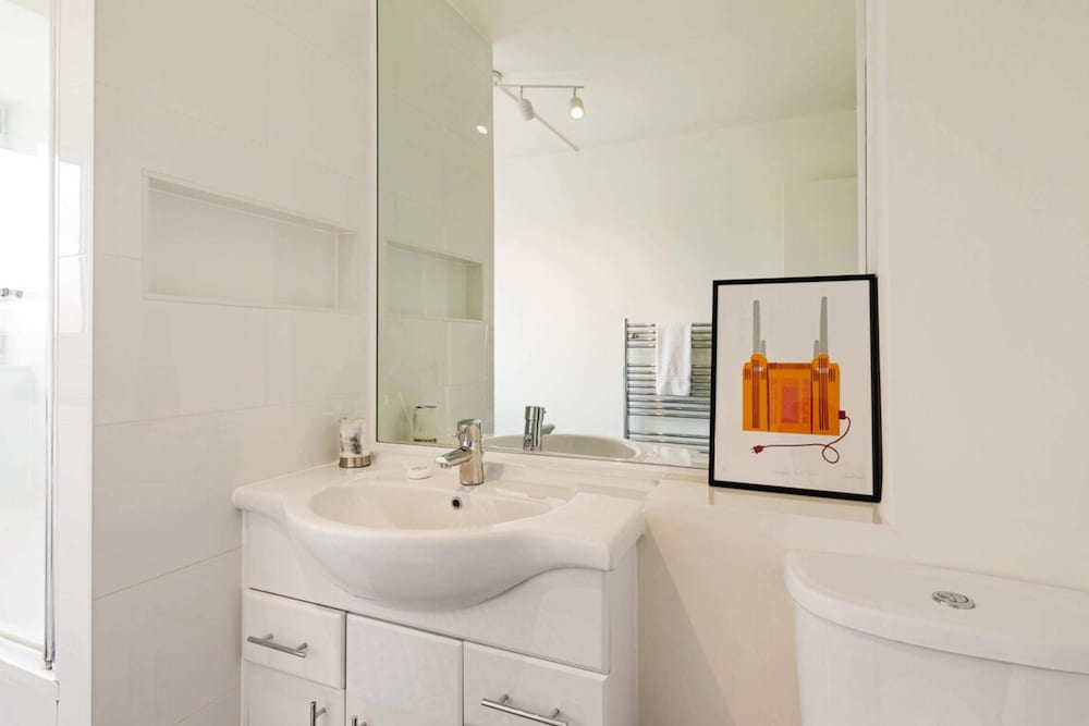 Фото Stunning 1 Bedroom Apartment in Battersea