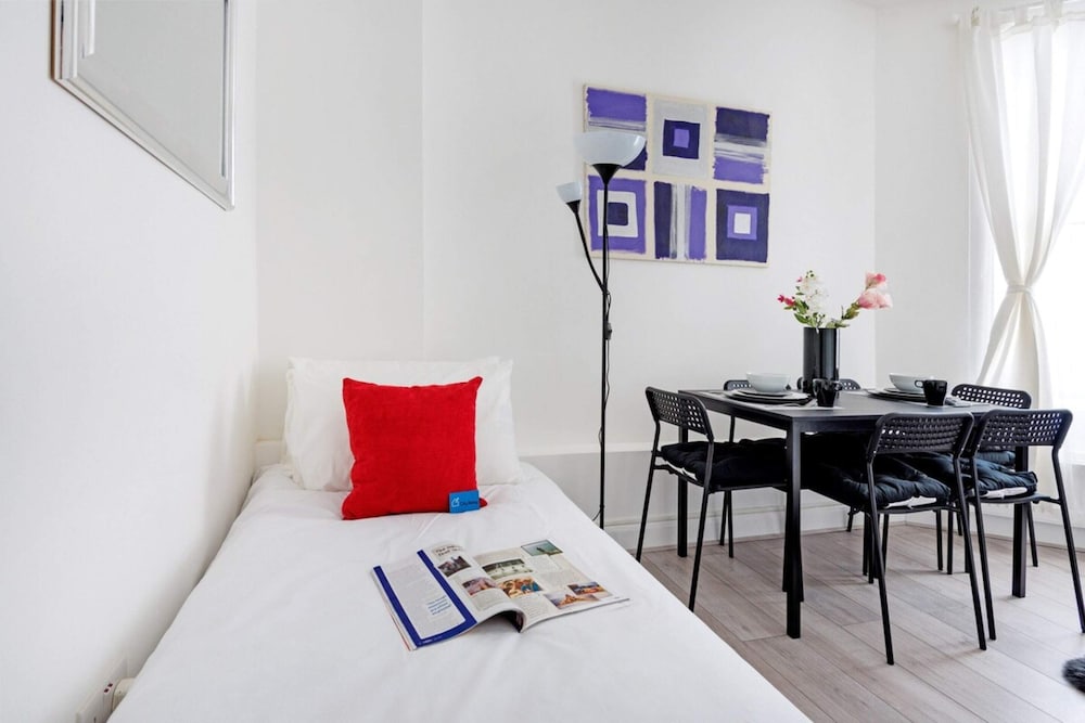 Фото Earl's Court Ongar Road Apartments by Flying Butler