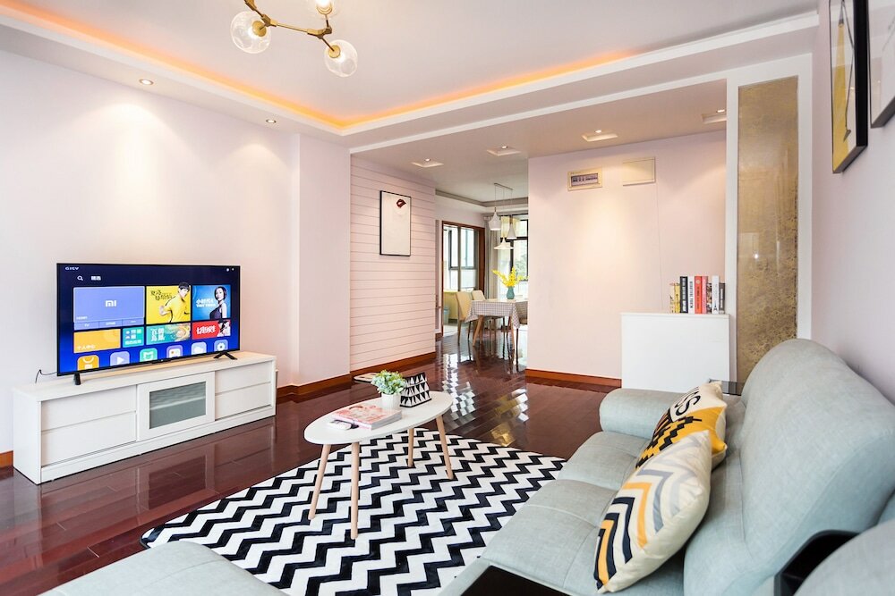 Фото Good Time Travellers Inn- Shanghai New International Expo Apartment