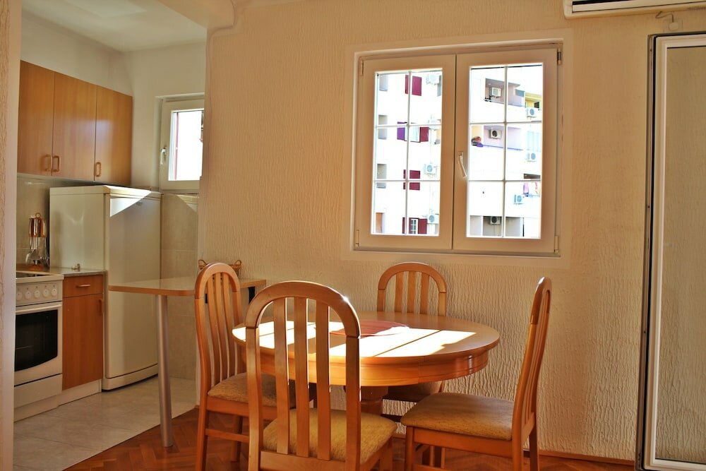 Фото Sunny Family Apartment