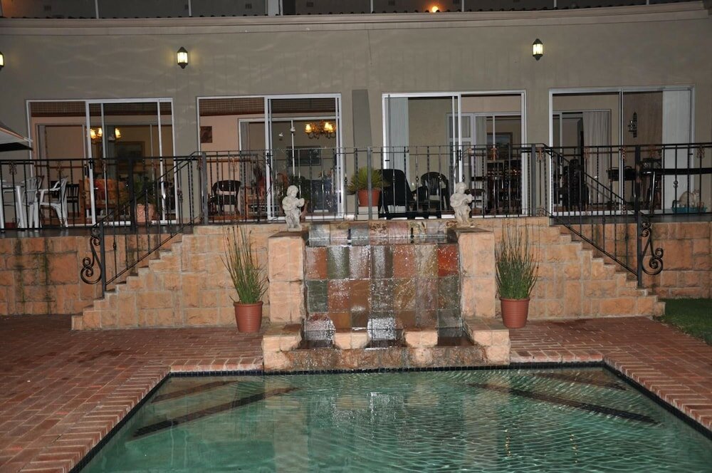 Фото The Lakehouse Guest House