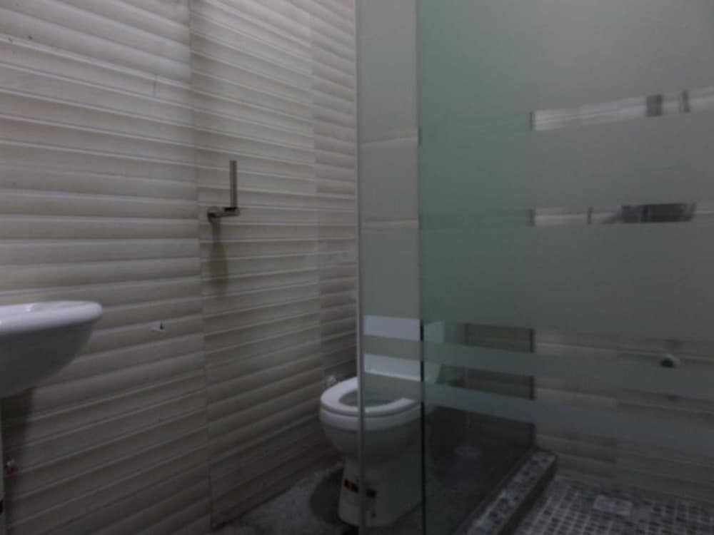 Фото White Court View Hotel