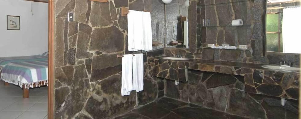 Фото Costa Verde Inn