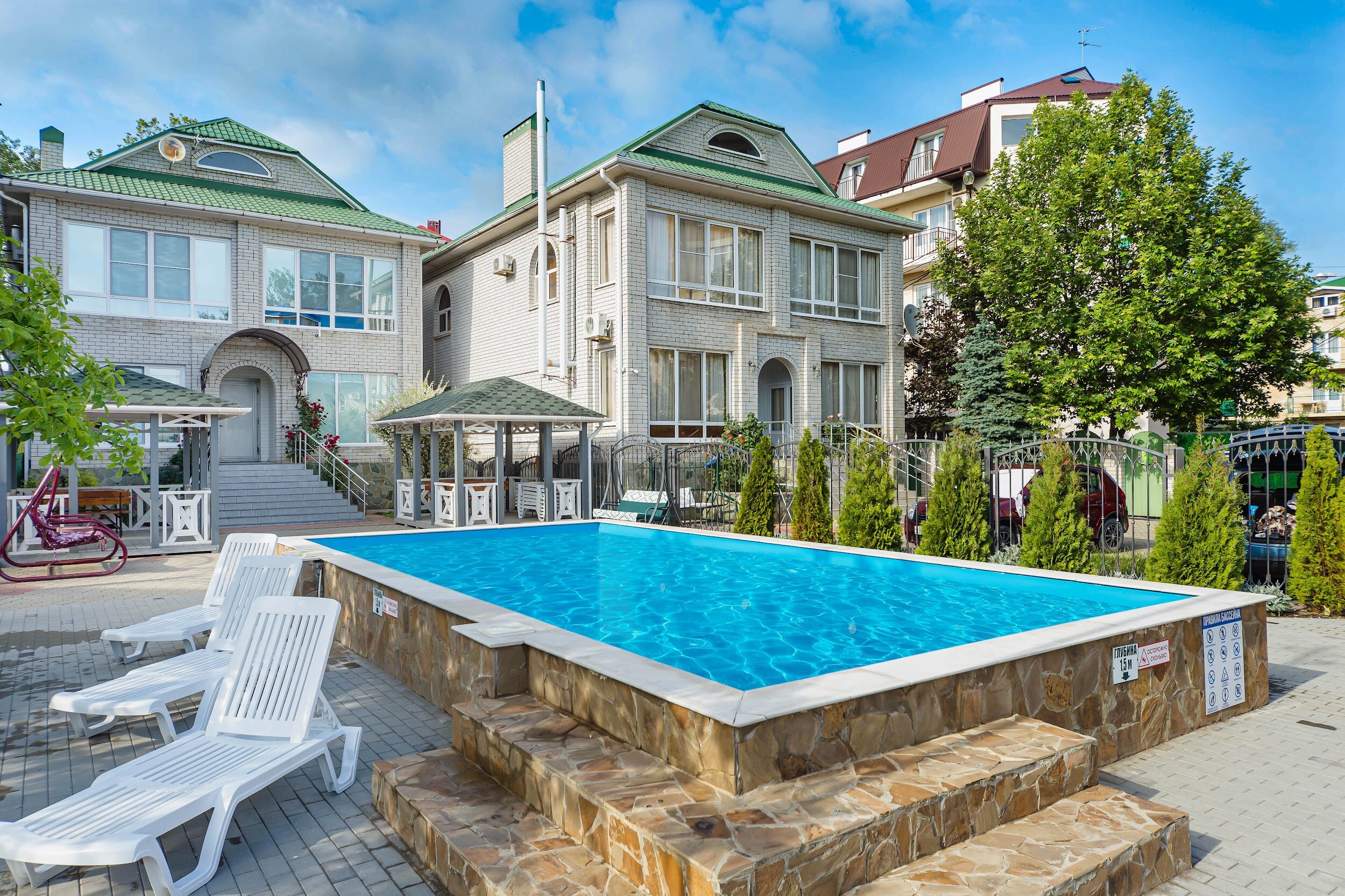 Фото отеля 1