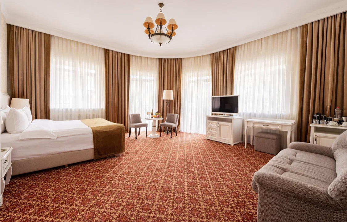 Фото Атташе