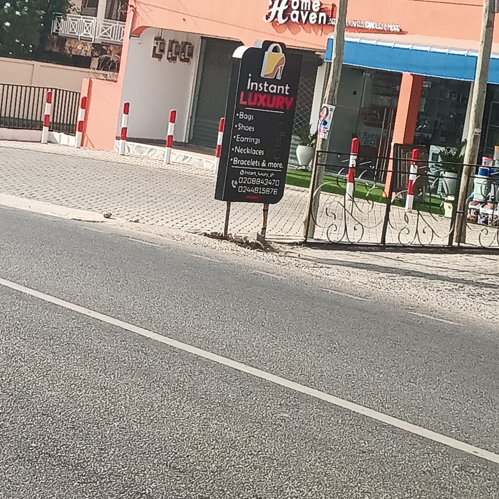 Clothing store Instant Luxury, Accra, photo