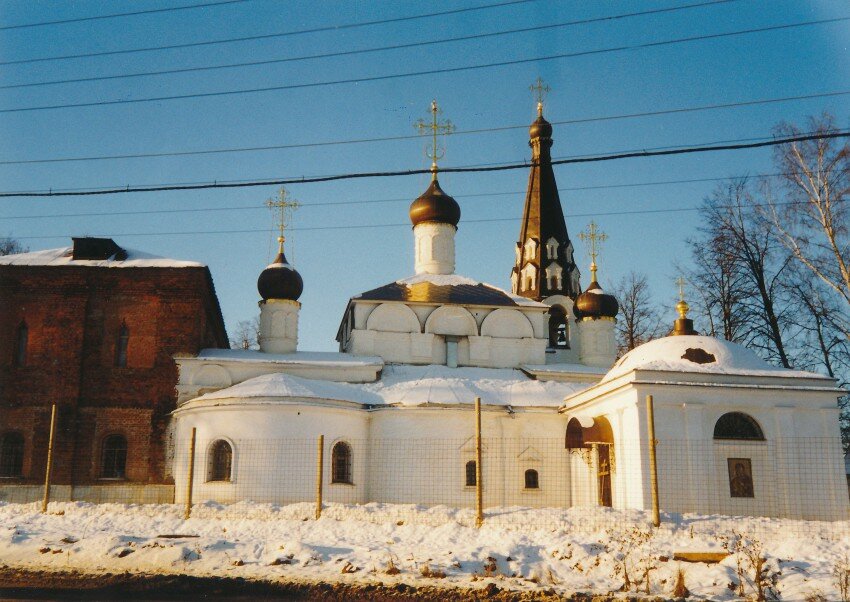 Церковь в Долгопрудном на Лихачевском шоссе