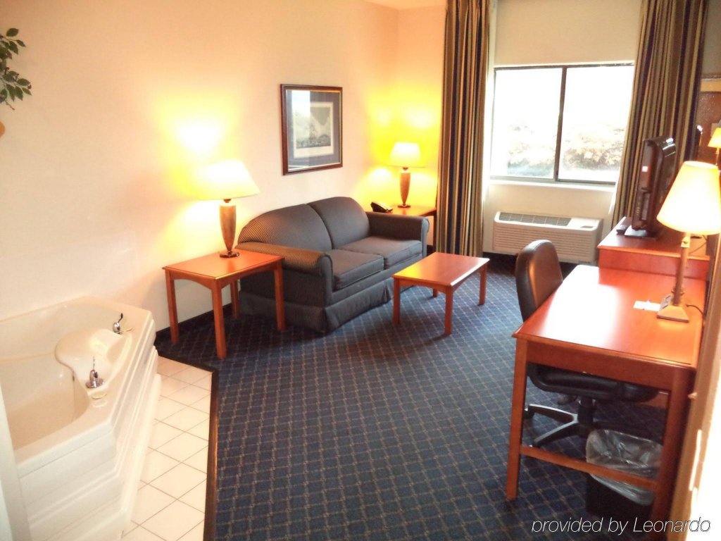 Фото Comfort Inn La Porte