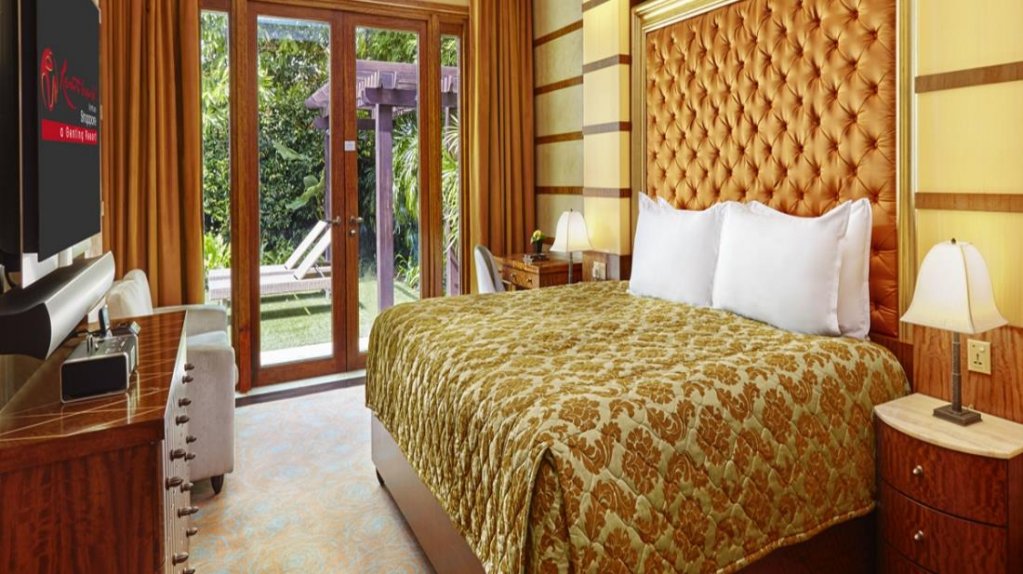 Фото Resorts World Sentosa - Crockfords Tower