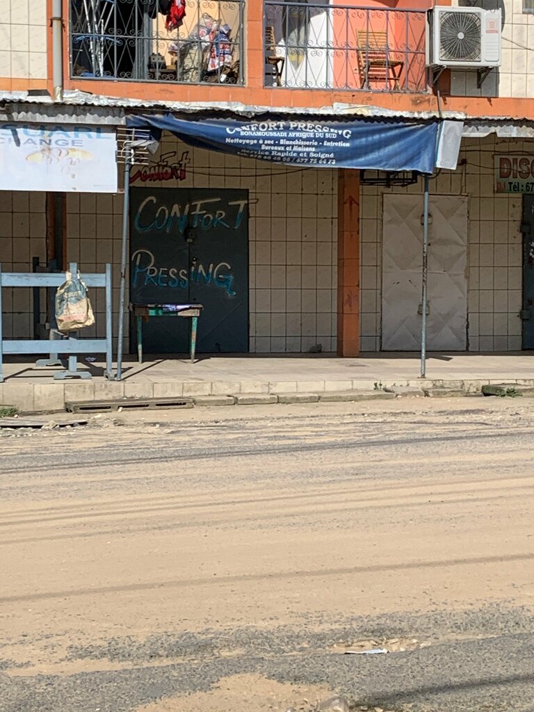 Dry cleaning Confort Pressing, Douala, photo