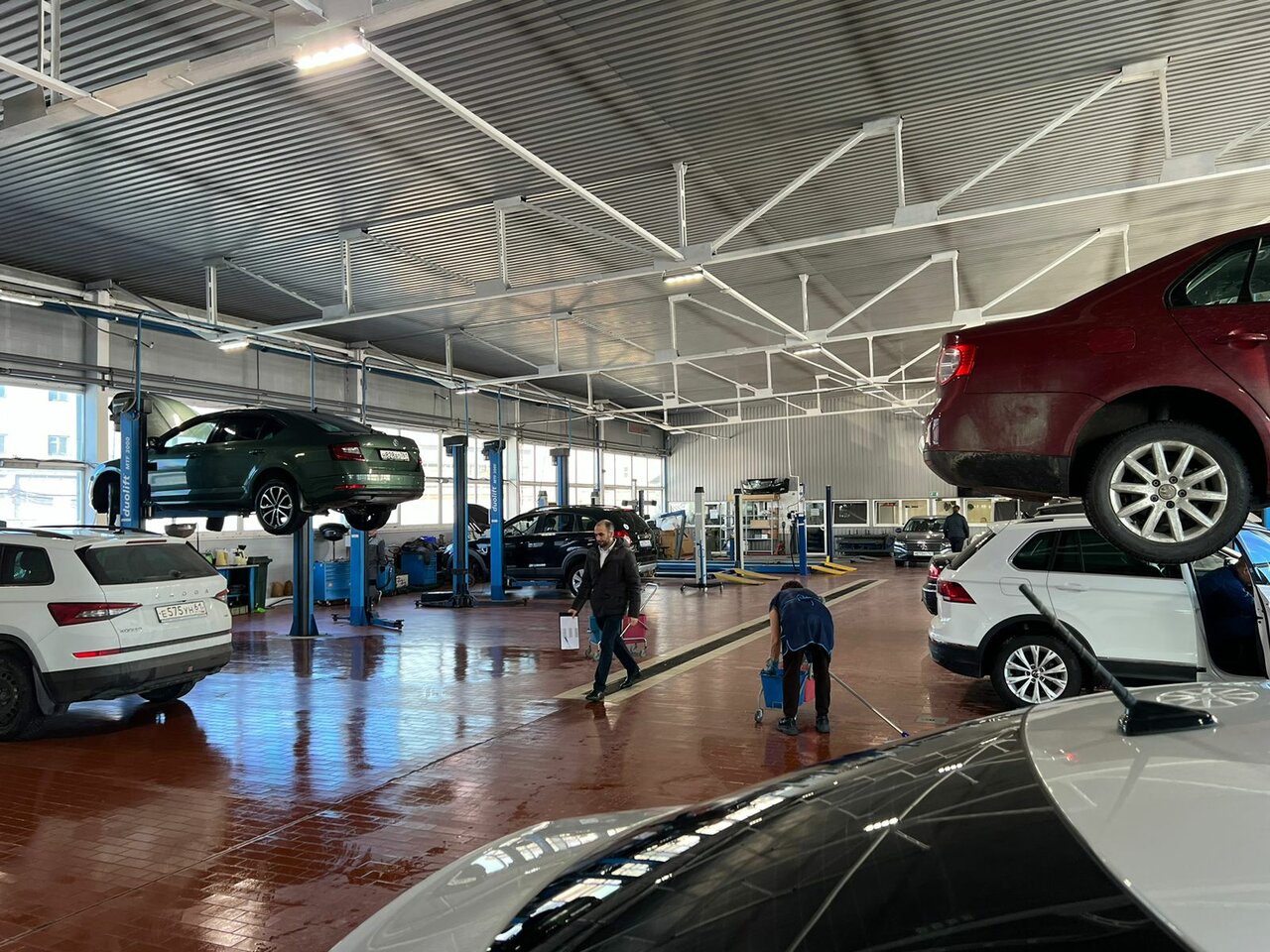 photo JETOUR, Фининвест